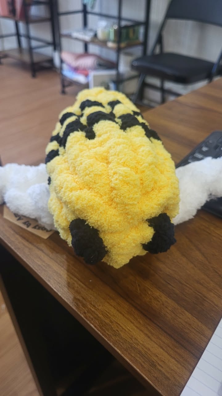 Handknit Bee